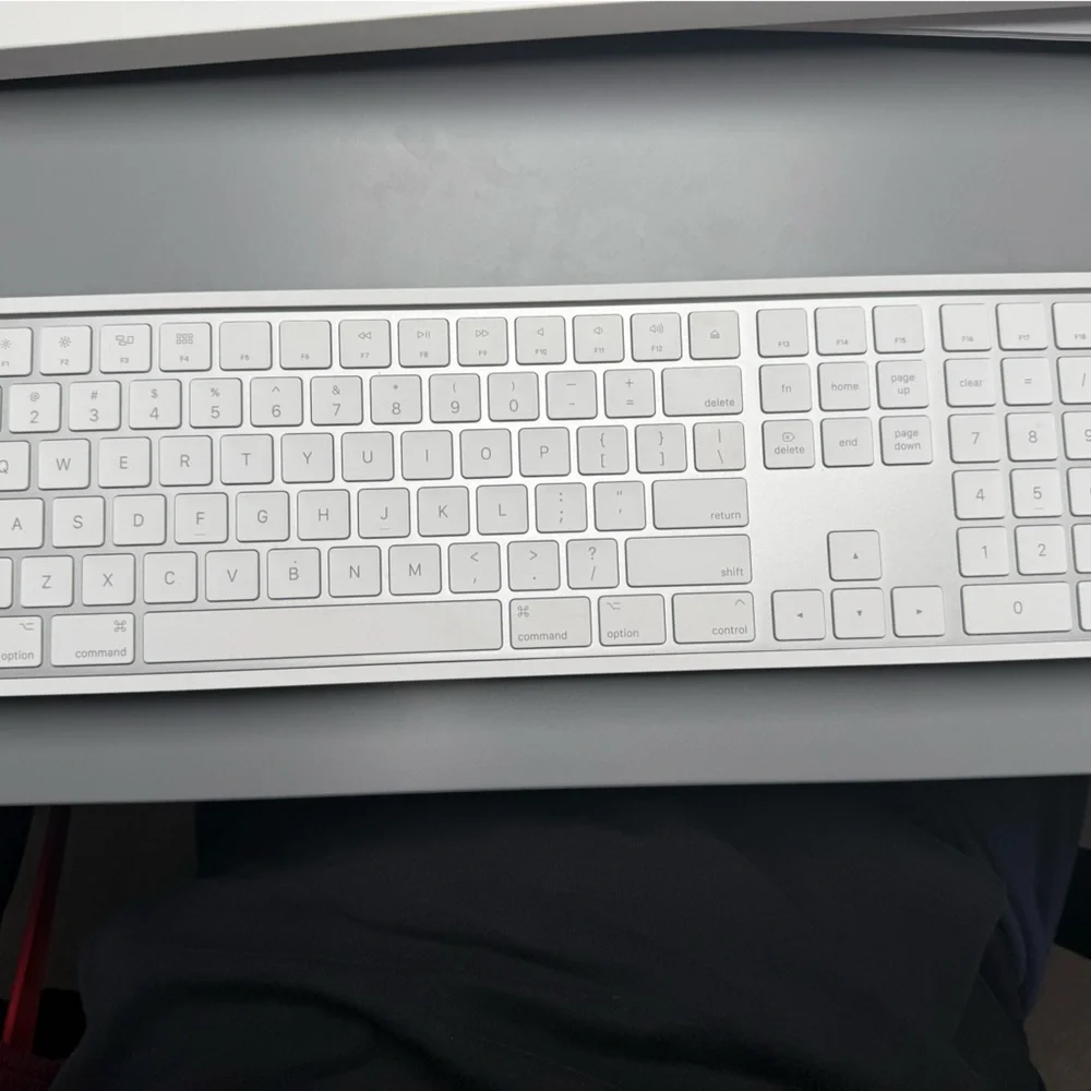 Apple Magic Keyboard - Silver and White